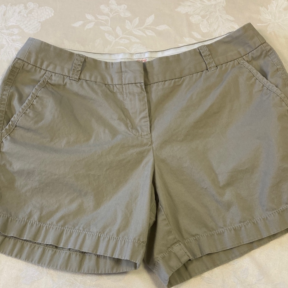 J Crew Chino Broken In style 100% cotton